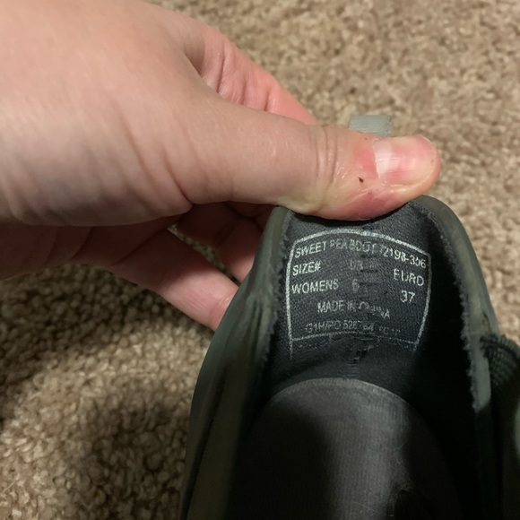 Women’s size 6 bogs booties. - Picture 4 of 4